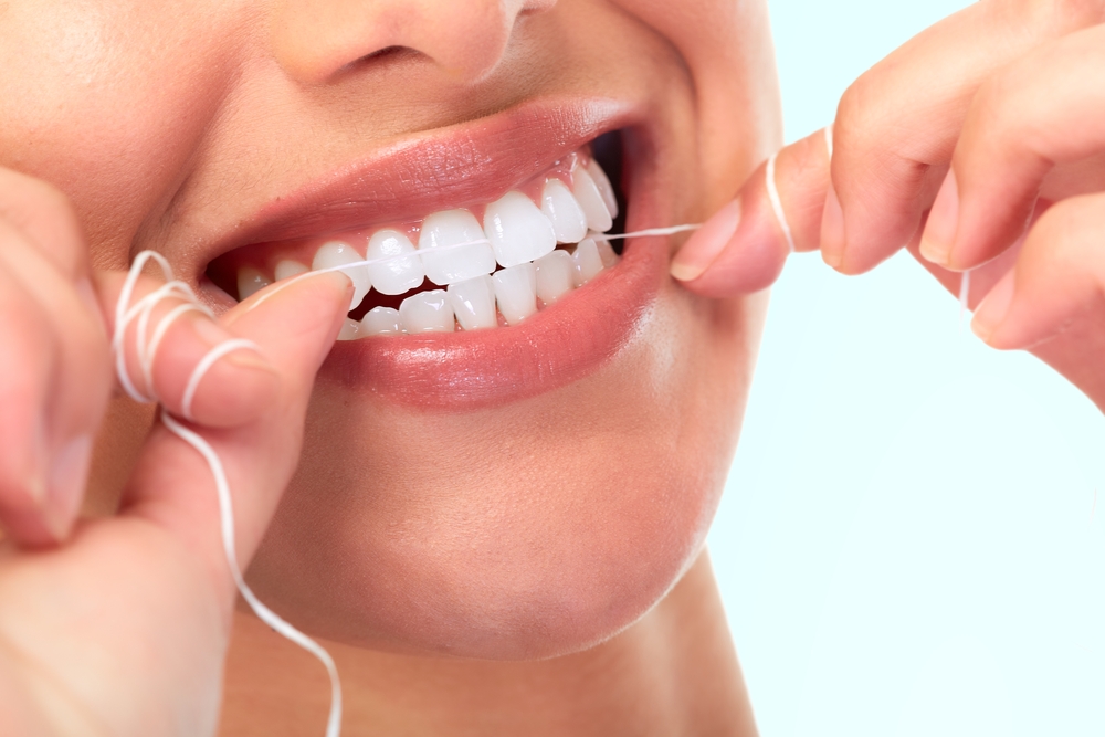 How To Use Dental Floss