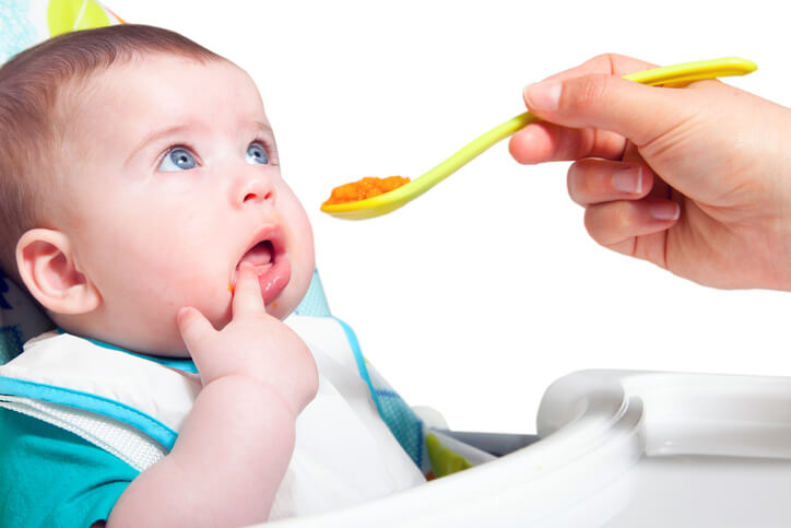 Bebeğinize Katı Gıdalar Vermek